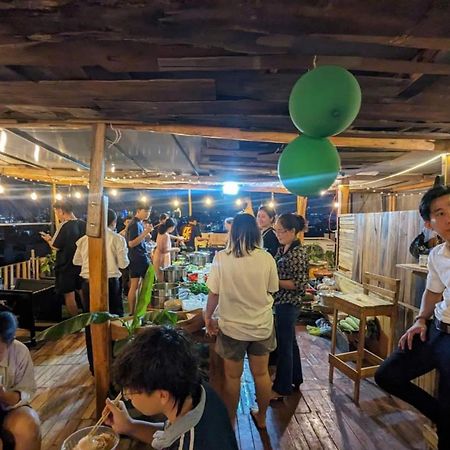 The Gk House Hostel, Ecolliving, Central City, Natural Wooden, Chill View Rooftop, Restaurant And Cocktail Bar Ho Chi Minh-stad Buitenkant foto
