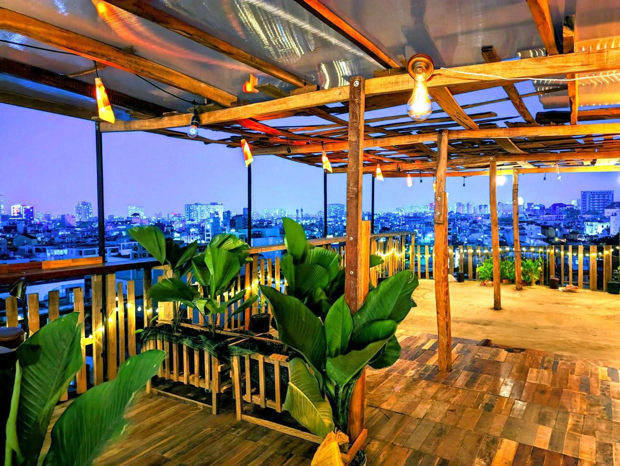 The Gk House Hostel, Ecolliving, Central City, Natural Wooden, Chill View Rooftop, Restaurant And Cocktail Bar Ho Chi Minh-stad Buitenkant foto